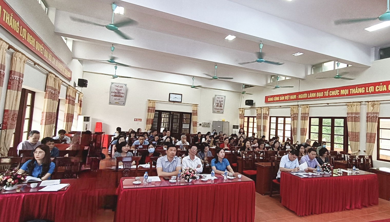 SỞ GIÁO DỤC VÀ ĐÀO TẠO PHỐI HỢP VỚI CÔNG ĐOÀN NGÀNH GIÁO DỤC LẠNG SƠN TỔ CHỨC HỘI NGHỊ TẬP HUẤN CÔNG TÁC BÌNH ĐẲNG GIỚI, VÌ SỰ TIẾN BỘ CỦA PHỤ NỮ VÀ MỘT SỐ KỸ NĂNG CHĂM SÓC SỨC KHỎE