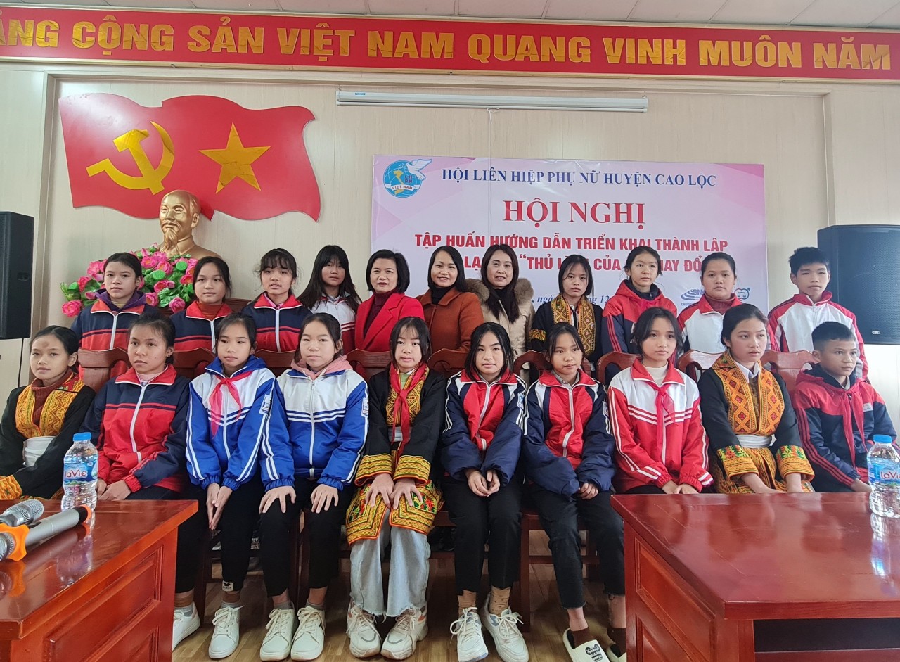 PHỐI HỢP TẬP HUẤN HƯỚNG DẪN TRIỂN KHAI THÀNH LẬP VÀ VẬN HÀNH CÂU LẠC BỘ "THỦ LĨNH CỦA SỰ THAY ĐỔI"