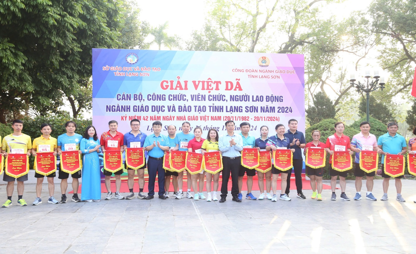 Công đoàn ngành Giáo dục phối hợp với Sở Giáo dục và Đào tạo tổ chức Giải Việt dã cán bộ, công chức, viên chức, người lao động ngành GDĐT năm 2024