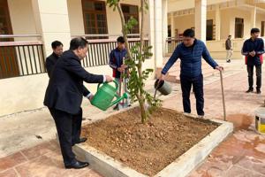 SỞ GIÁO DỤC VÀ ĐÀO TẠO TỔ CHỨC LẾ PHÁT ĐỘNG TẾT TRỒNG CÂY TẠI PHÂN TRƯỜNG HỘI HOAN - THPT VĂN LÃNG