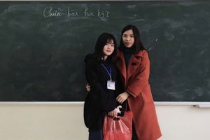 Cô giáo miền cao thương quý học trò, đồng  nghiệp