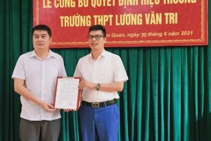 Công bố và trao Quyết định bổ nhiệm Hiệu trưởng Trường THPT Lương Văn Tri và Trường THPT Pác Khuông