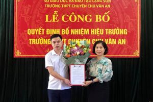 Công bố và trao Quyết định điều động, bổ nhiệm Hiệu trưởng Trường THPT chuyên Chu Văn An và bổ nhiệm Phó Hiệu trưởng Trường THPT Chi Lăng