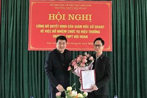 Công bố và trao Quyết định bổ nhiệm Hiệu trưởng Trường THPT Hội Hoan
