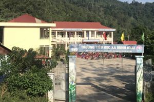 Kiểm tra, thẩm định và công nhận danh hiệu thư viện trường Tiểu học xã Minh Khai huyện Bình Gia