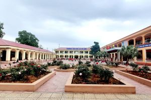 Kiểm tra công nhận đạt chuẩn quốc gia Trường Tiểu học xã Hồ Sơn, huyện Hữu Lũng