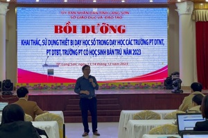 BỒI DƯỠNG CÁN BỘ QUẢN LÝ, GIÁO VIÊN VỀ KHAI THÁC, SỬ DỤNG THIẾT BỊ DẠY HỌC SỐ TRONG CÁC TRƯỜNG PTDTNT, PTDTBT, TRƯỜNG PT CÓ HỌC SINH BÁN TRÚ NĂM 2023