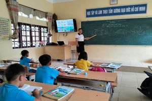 TẤM GƯƠNG NHÀ GIÁO TIÊU BIỂU