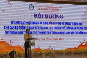 BỒI DƯỠNG VỀ TỔ CHỨC CÁC HOẠT ĐỘNG XÂY DỰNG VĂN HÓA ỨNG XỬ TRONG TRƯỜNG HỌC CHO CÁN BỘ QUẢN LÝ, GIÁO VIÊN CỐT CÁN CÁC TRƯỜNG PHỔ THÔNG DÂN TỘC NỘI TRÚ, PHỔ THÔNG DÂN TỘC BÁN TRÚ, TRƯỜNG PHỔ THÔNG CÓ HỌC SINH BÁN TRÚ NĂM 2024