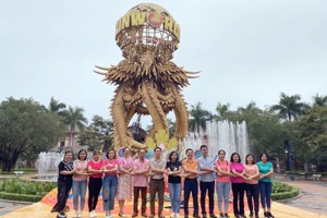 NHỮNG NGƯỜI TRUYỀN LỬA